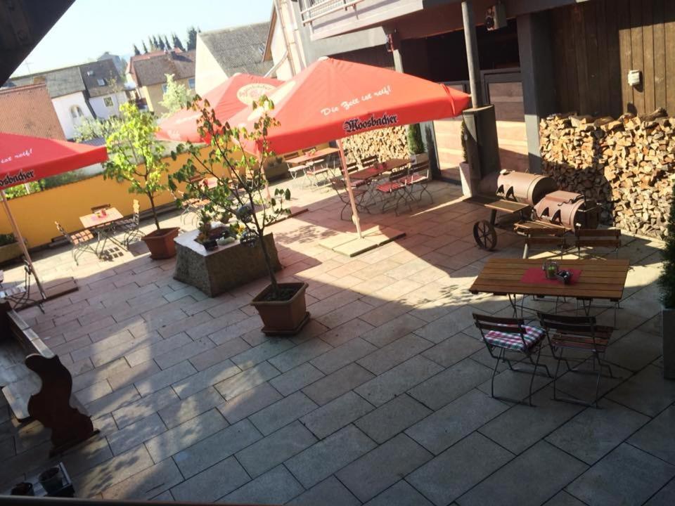 Landgasthof Zum Goldenen Loewen 모오스바흐 외부 사진